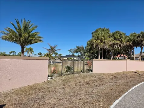 2610 Pebble Creek Place Port Charlotte FL 33948