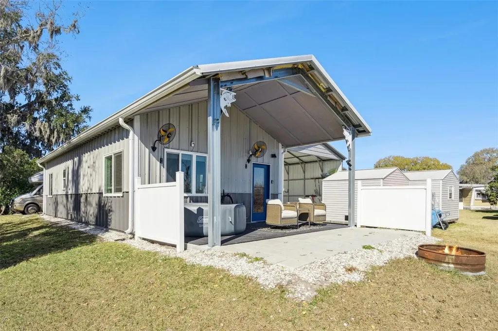 645 Cr 485a Lake Panasoffkee FL 33538
