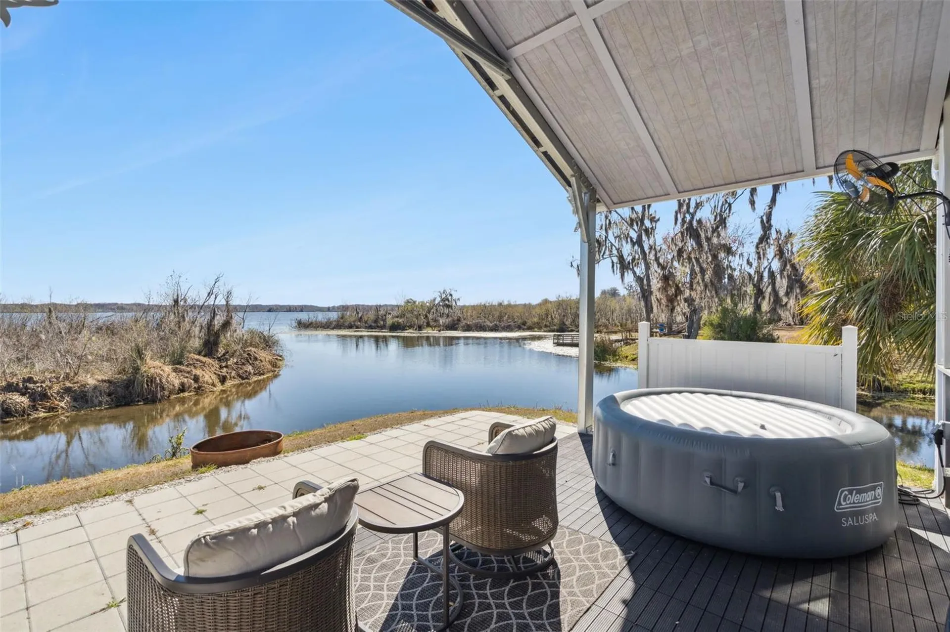 645 Cr 485a Lake Panasoffkee FL 33538