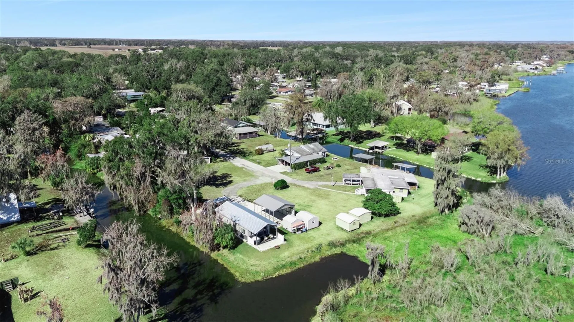 645 Cr 485a Lake Panasoffkee FL 33538