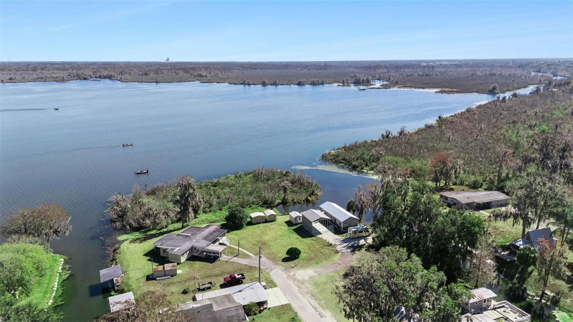 645 Cr 485a Lake Panasoffkee FL 33538