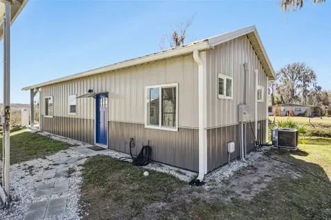 645 Cr 485a Lake Panasoffkee FL 33538