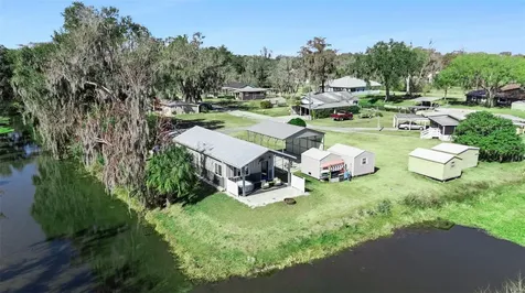 645 Cr 485a Lake Panasoffkee FL 33538