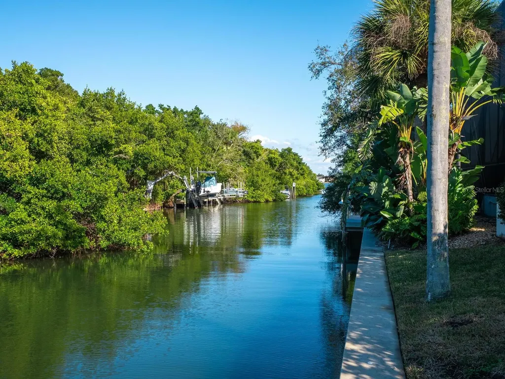 6934 Belgrave Drive Siesta Key FL 34242