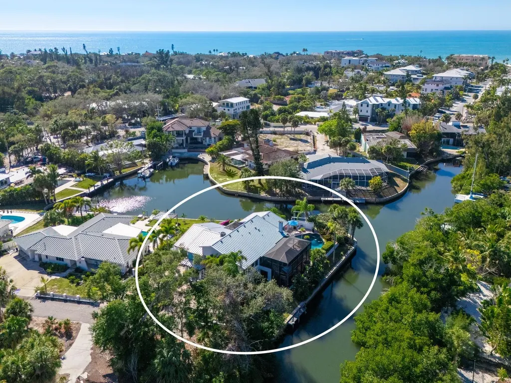6934 Belgrave Drive Siesta Key FL 34242