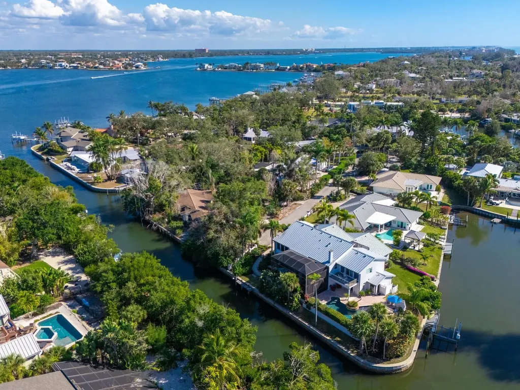 6934 Belgrave Drive Siesta Key FL 34242