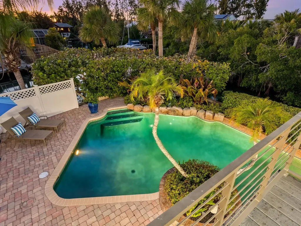 6934 Belgrave Drive Siesta Key FL 34242