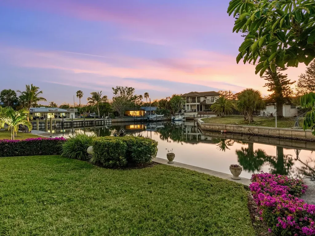 6934 Belgrave Drive Siesta Key FL 34242