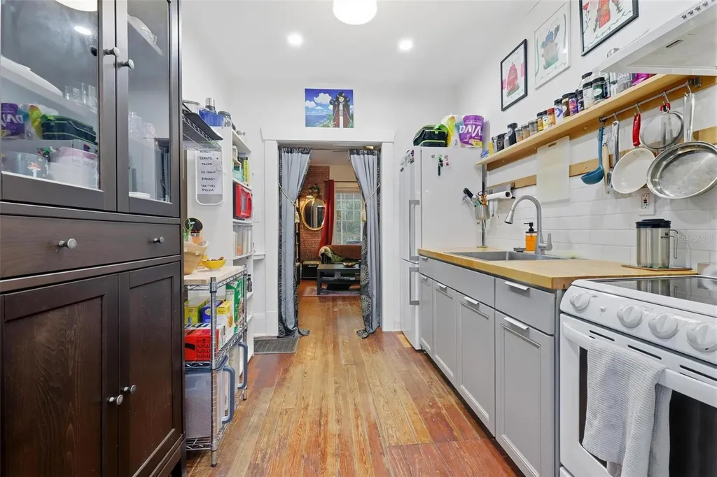319 W University Avenue Deland FL 32720