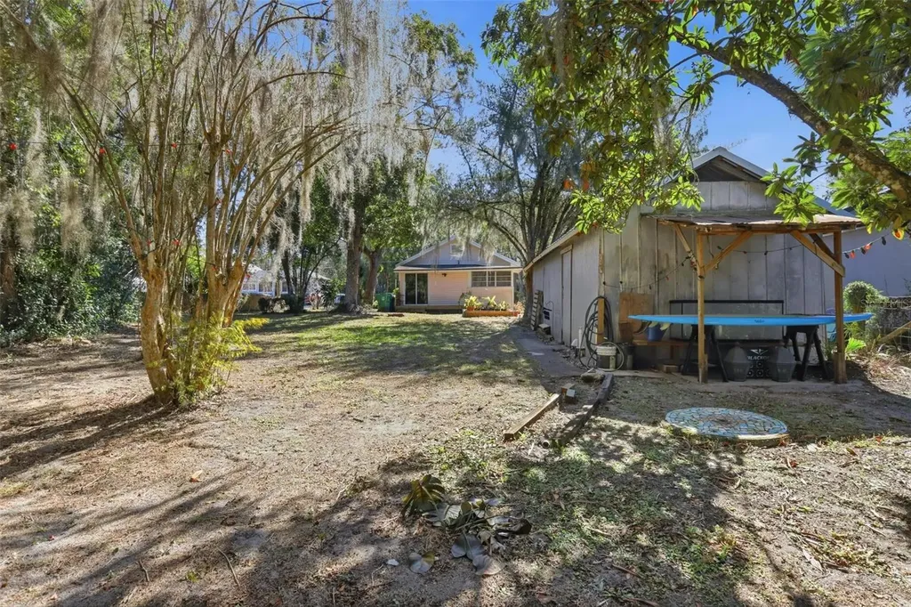 319 W University Avenue Deland FL 32720
