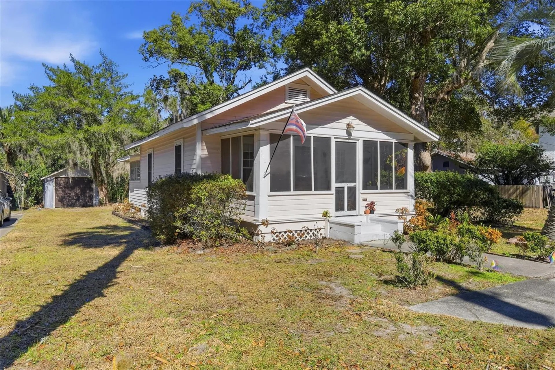 319 W University Avenue Deland FL 32720