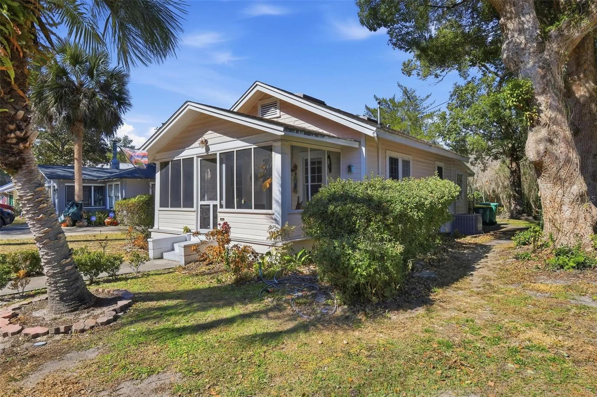 319 W University Avenue Deland FL 32720