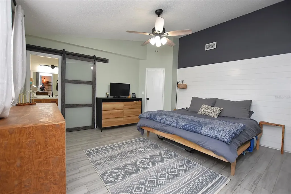 2022 Hatteras Point Lakeland FL 33813