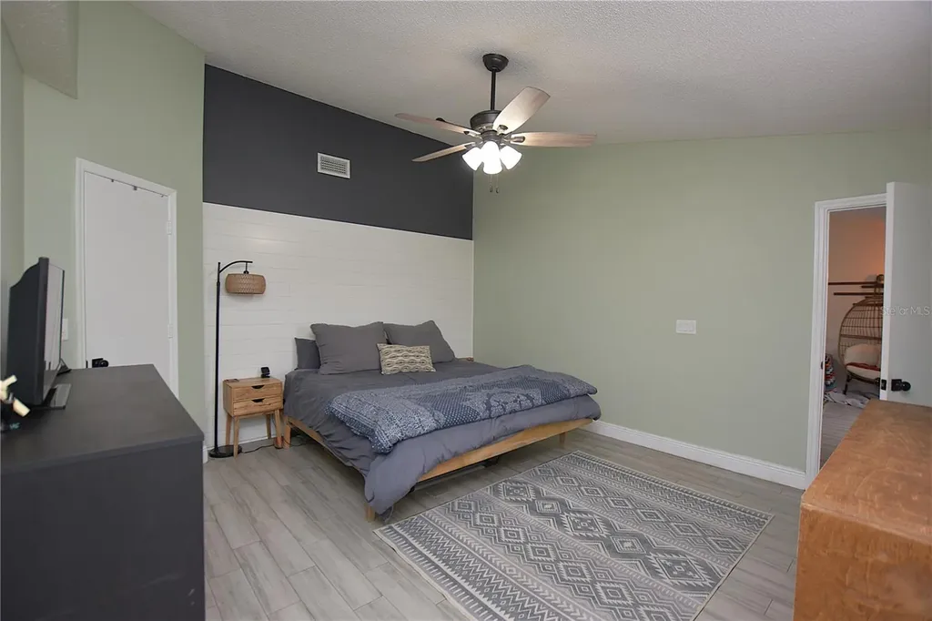 2022 Hatteras Point Lakeland FL 33813