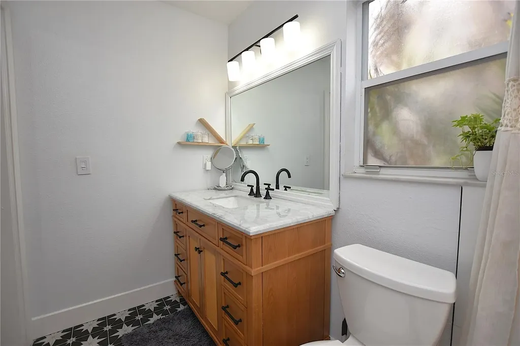 2022 Hatteras Point Lakeland FL 33813