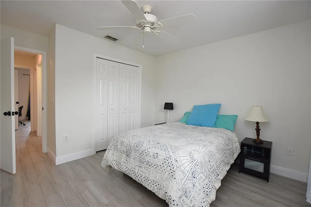 2022 Hatteras Point Lakeland FL 33813