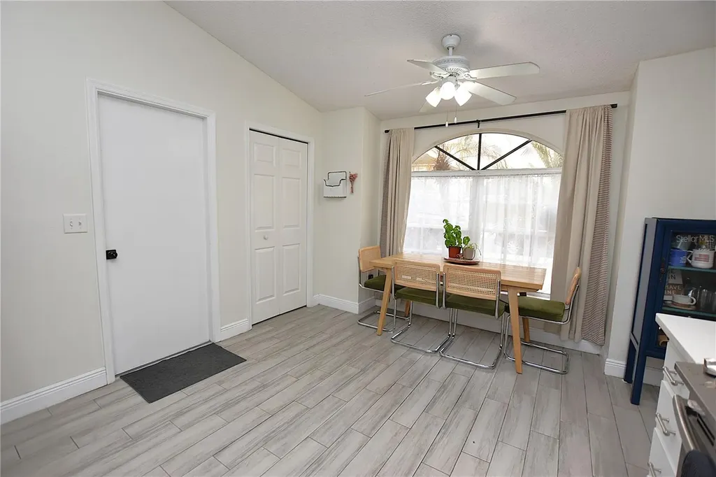 2022 Hatteras Point Lakeland FL 33813