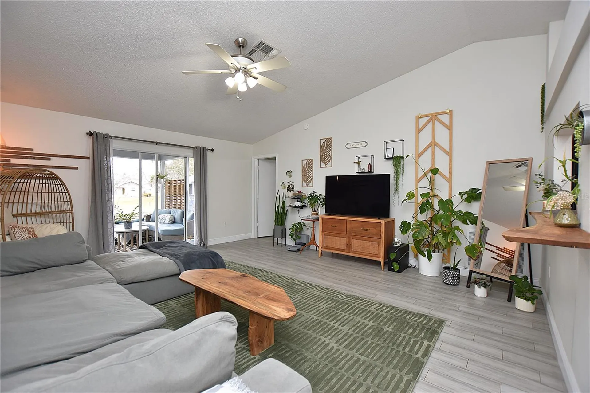 2022 Hatteras Point Lakeland FL 33813