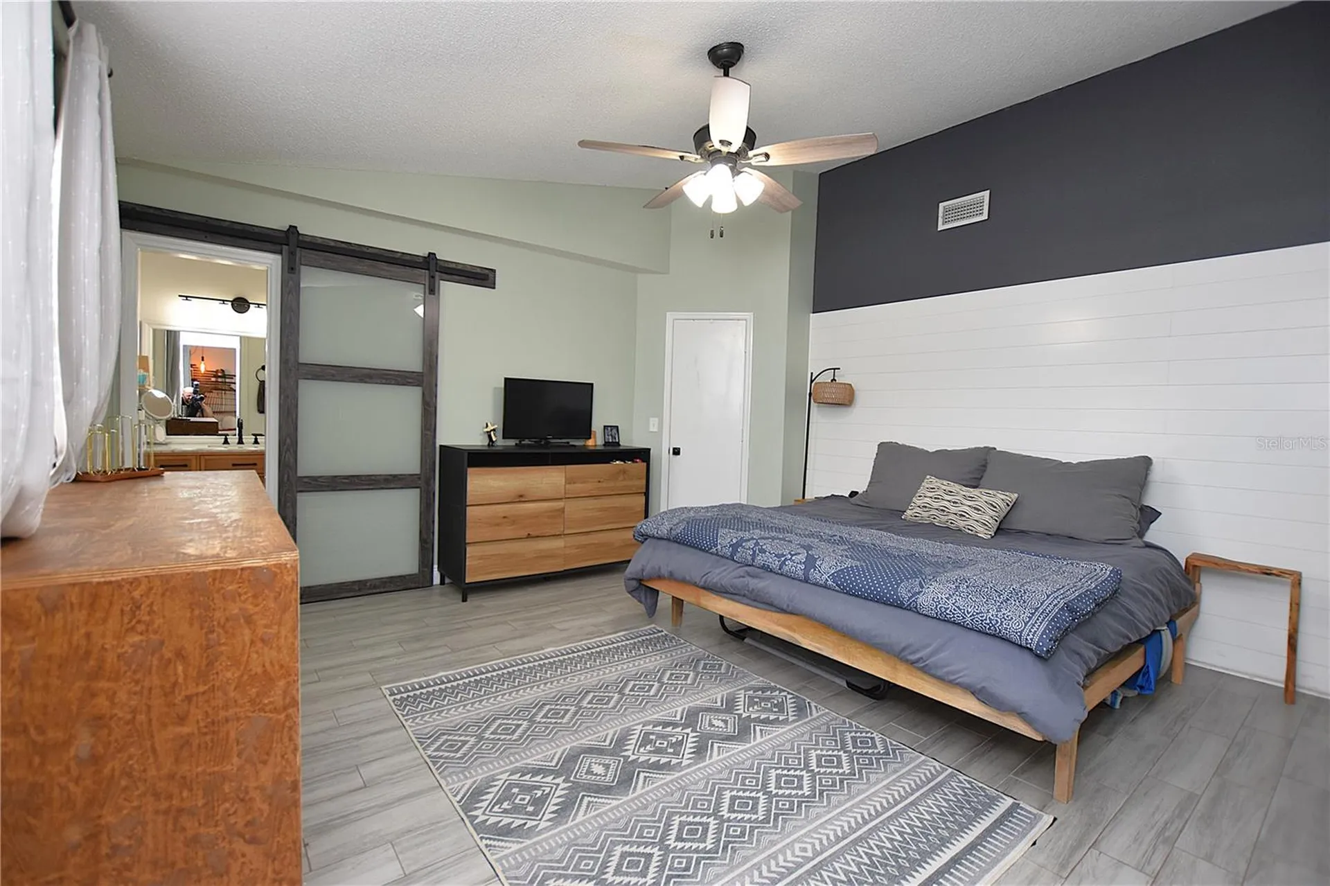 2022 Hatteras Point Lakeland FL 33813