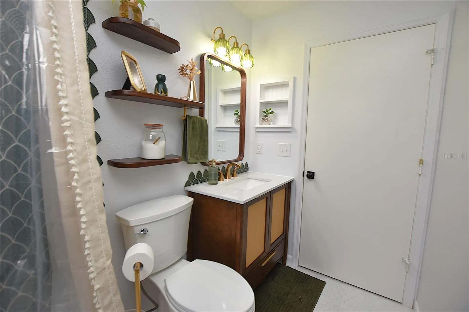 2022 Hatteras Point Lakeland FL 33813