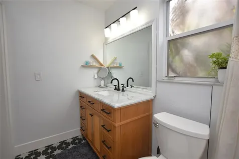 2022 Hatteras Point Lakeland FL 33813