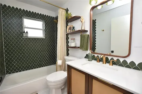 2022 Hatteras Point Lakeland FL 33813