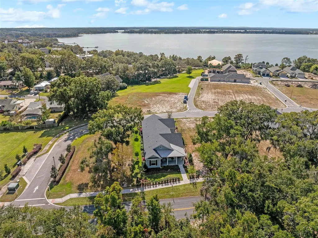 622 W 11th Avenue Mount Dora FL 32757