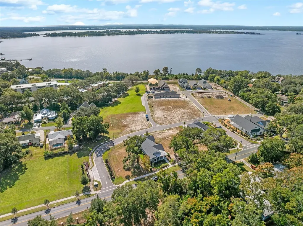 622 W 11th Avenue Mount Dora FL 32757