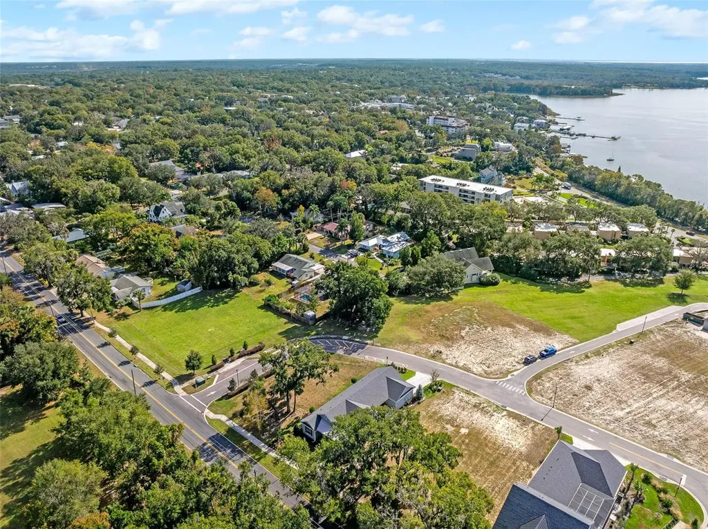 622 W 11th Avenue Mount Dora FL 32757