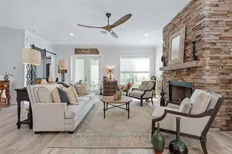 622 W 11th Avenue Mount Dora FL 32757