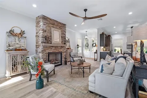622 W 11th Avenue Mount Dora FL 32757