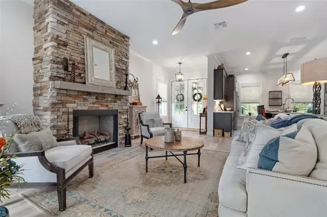 622 W 11th Avenue Mount Dora FL 32757