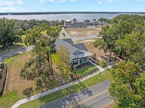 622 W 11th Avenue Mount Dora FL 32757