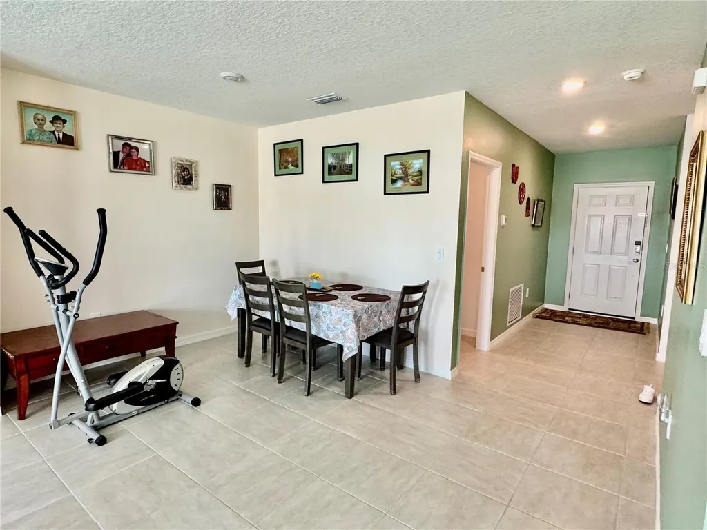 993 Calico Pointe Circle Groveland FL 34736