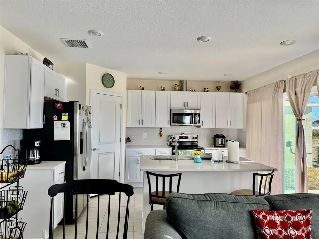 993 Calico Pointe Circle Groveland FL 34736