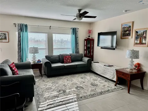 993 Calico Pointe Circle Groveland FL 34736