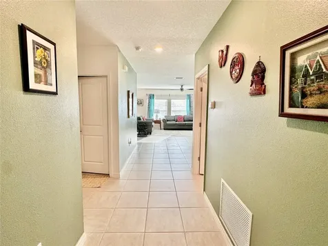 993 Calico Pointe Circle Groveland FL 34736