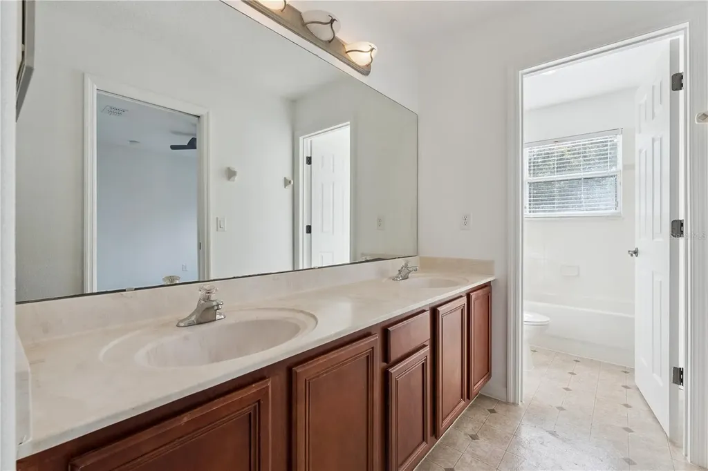 5295 Adair Oak Drive Orlando FL 32829