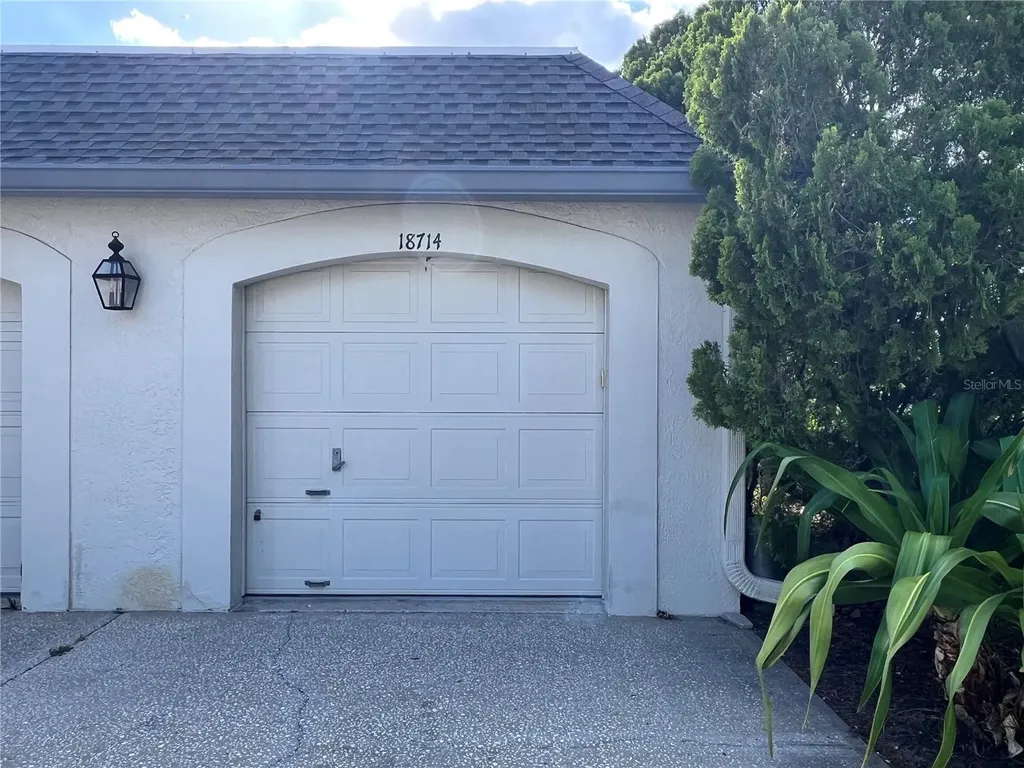 18714 Wimbledon Circle Lutz FL 33558