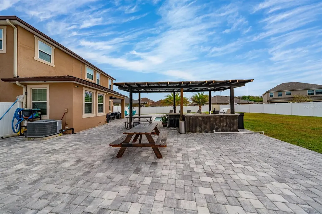 2424 Varenna Loop Kissimmee FL 34741