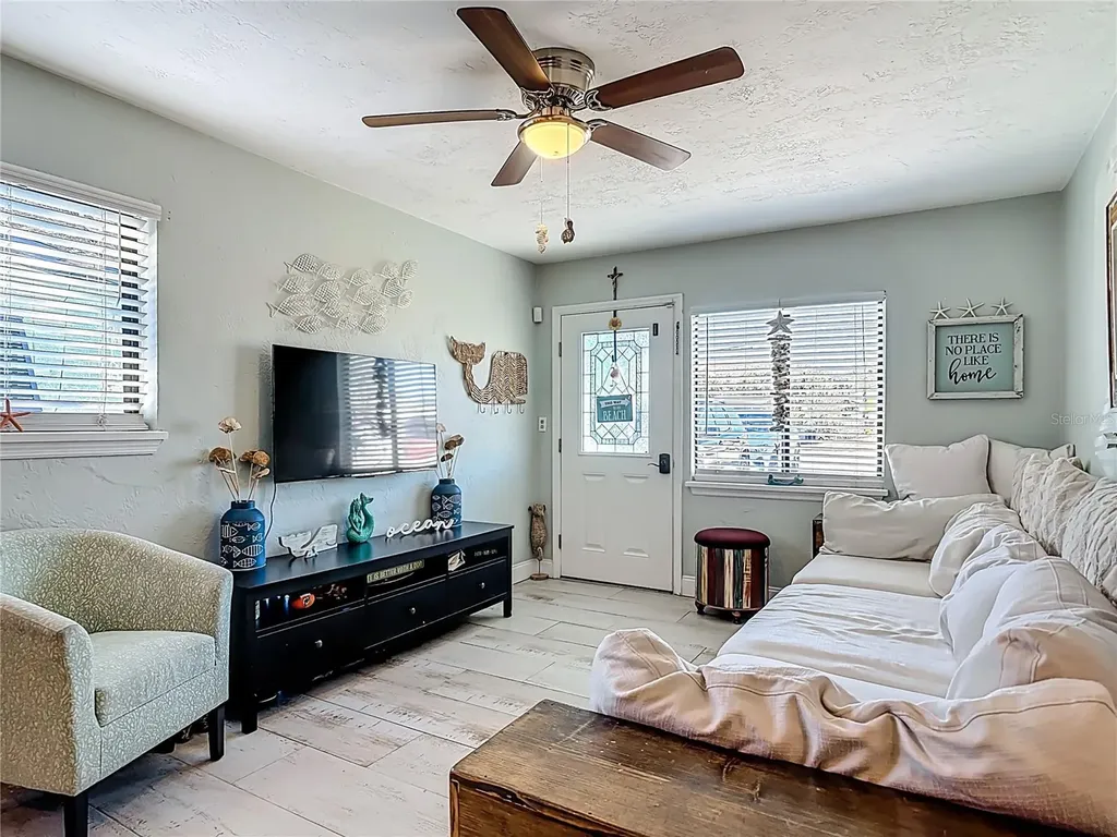 829 E 9th Avenue New Smyrna Beach FL 32169
