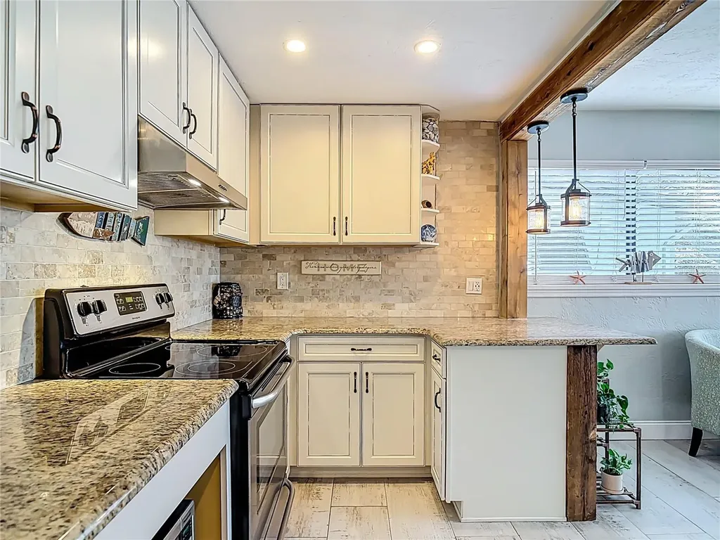 829 E 9th Avenue New Smyrna Beach FL 32169