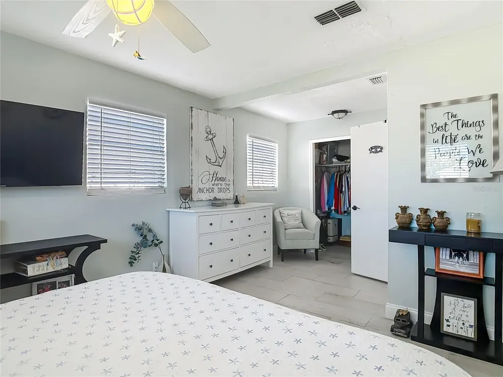 829 E 9th Avenue New Smyrna Beach FL 32169