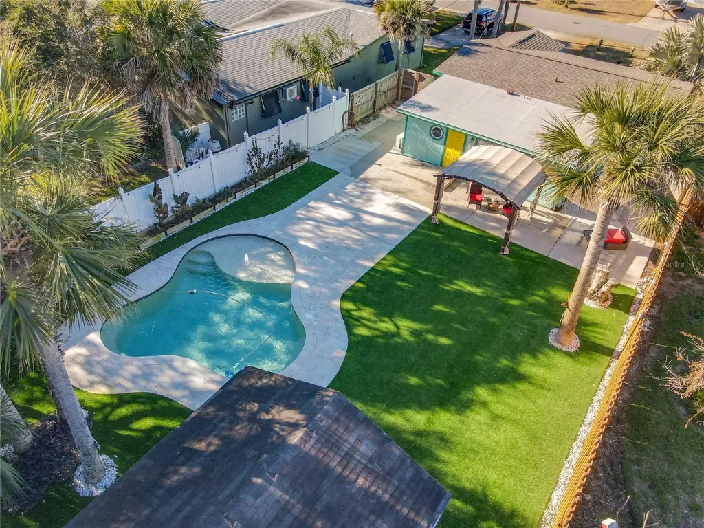 829 E 9th Avenue New Smyrna Beach FL 32169