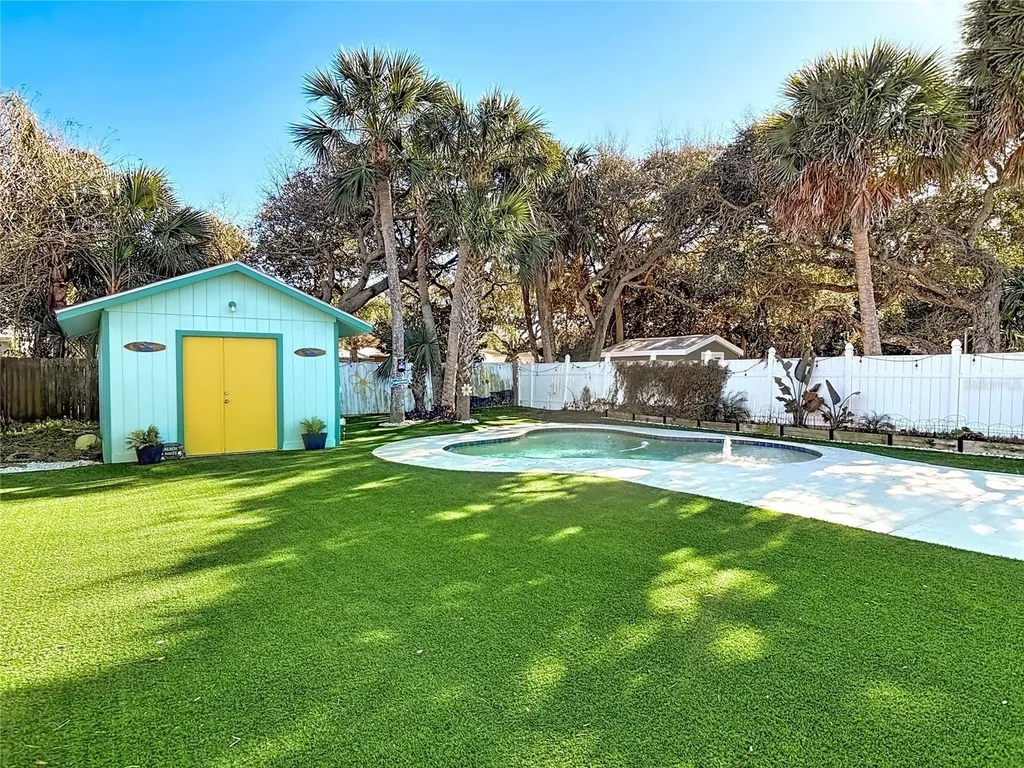 829 E 9th Avenue New Smyrna Beach FL 32169