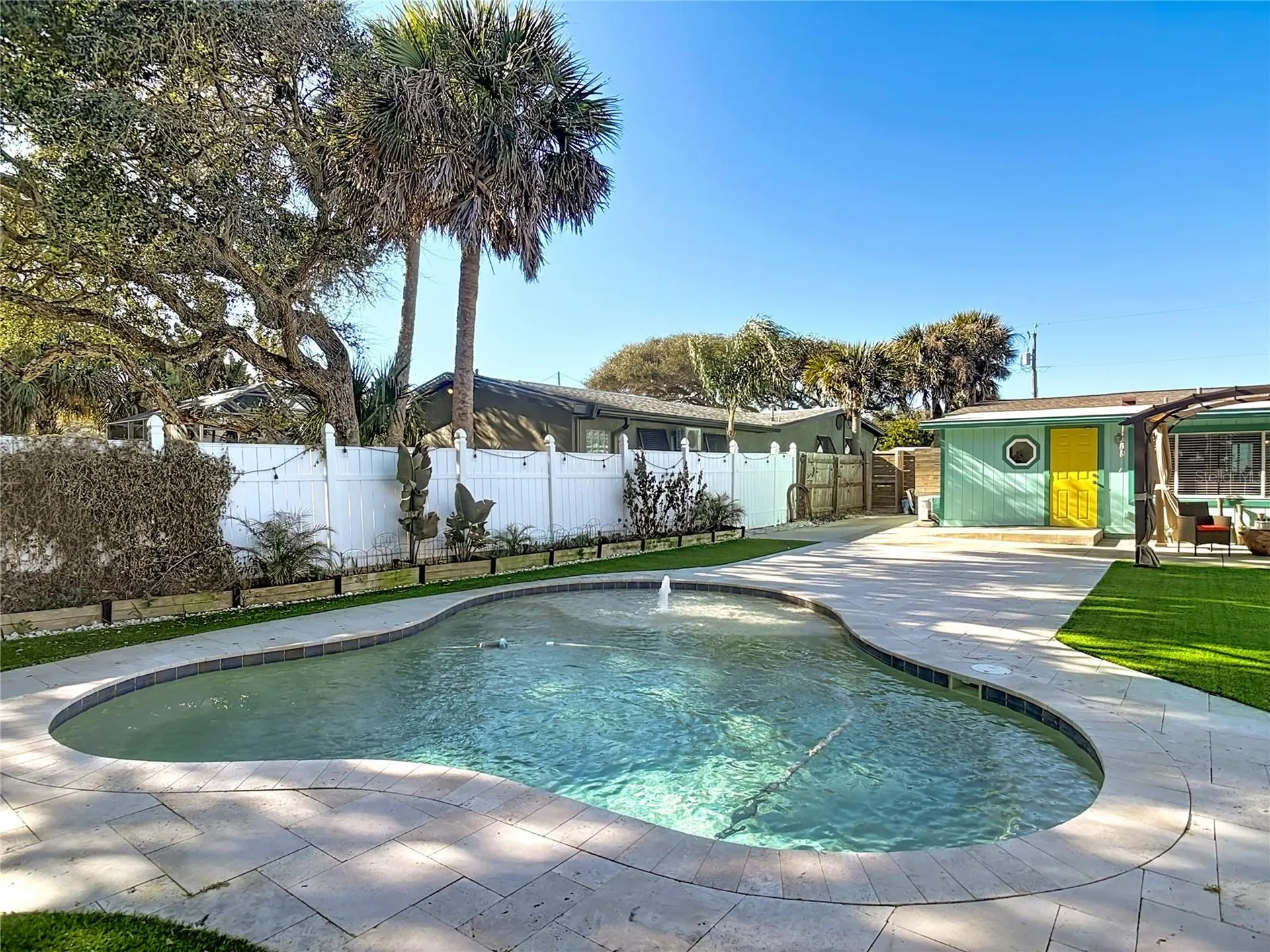 829 E 9th Avenue New Smyrna Beach FL 32169