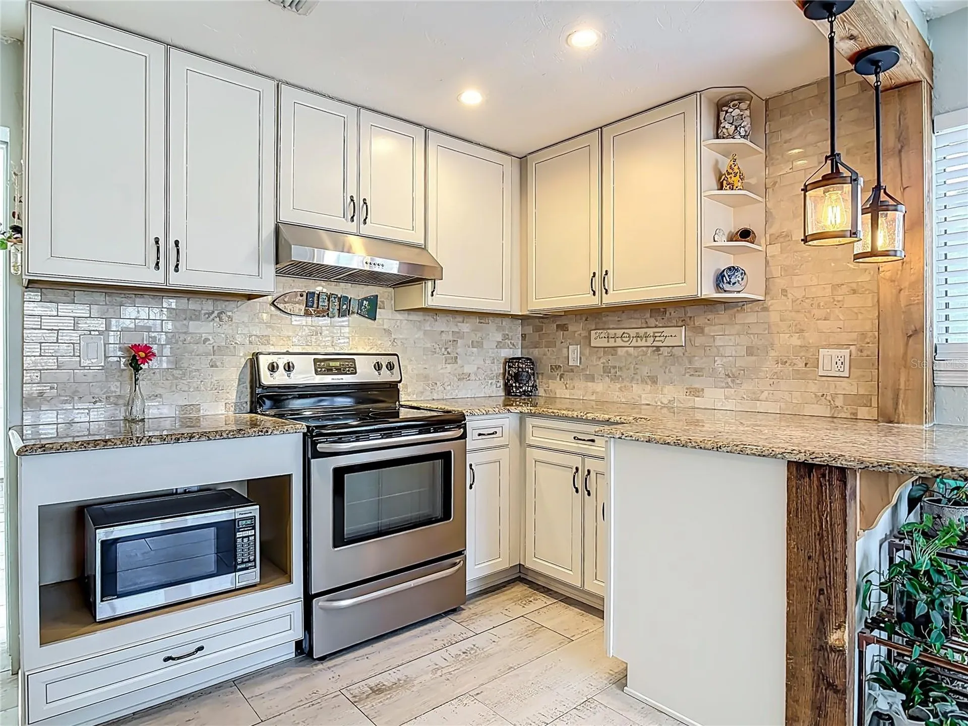 829 E 9th Avenue New Smyrna Beach FL 32169