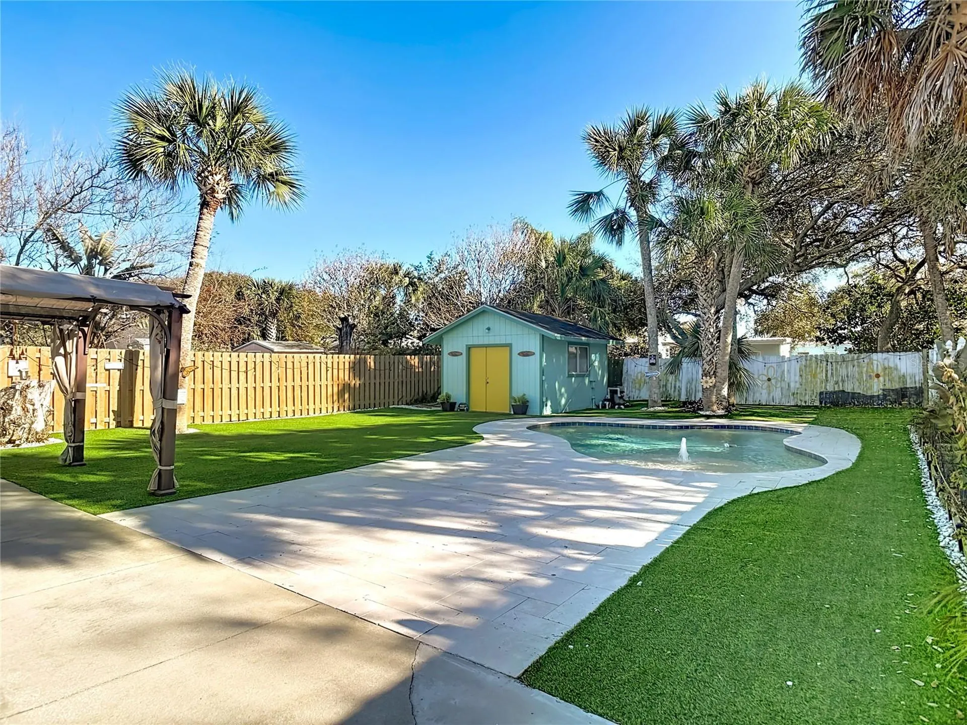 829 E 9th Avenue New Smyrna Beach FL 32169