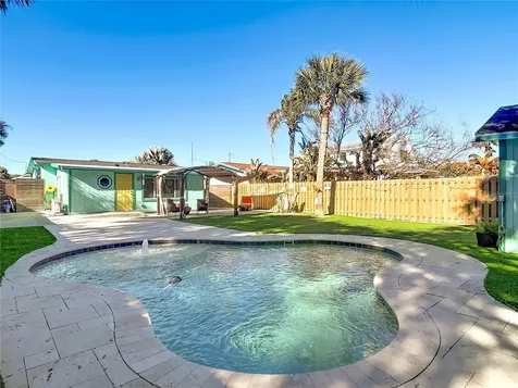 829 E 9th Avenue New Smyrna Beach FL 32169