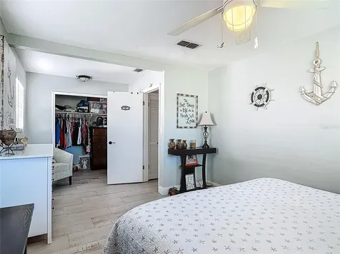 829 E 9th Avenue New Smyrna Beach FL 32169